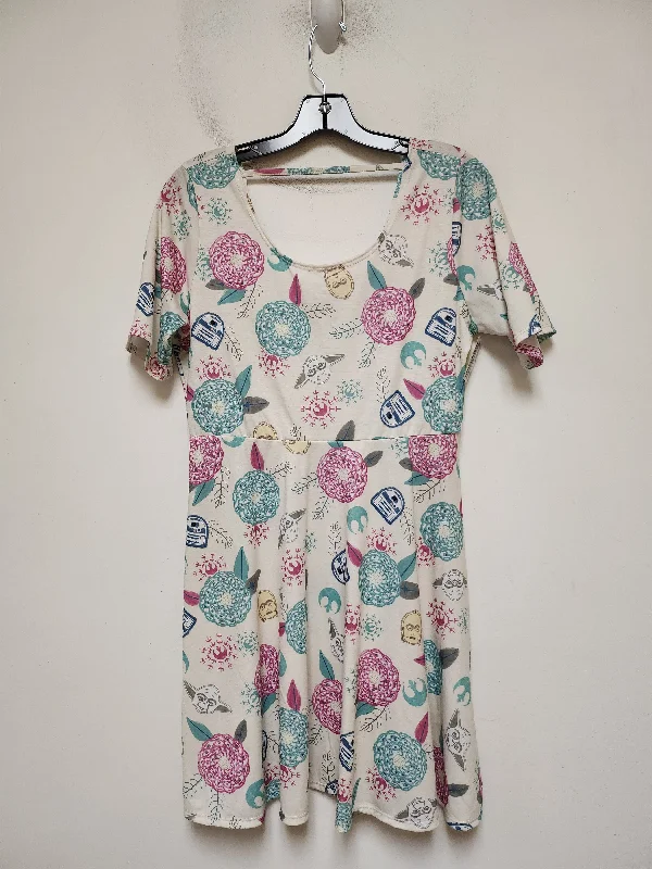 Dress Casual Short By Walt Disney In Multi-colored, Size: L