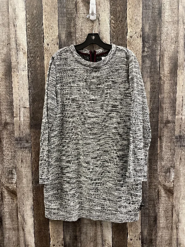 Dress Casual Short By Lou And Grey In Grey, Size: M